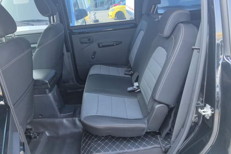 Used Wuling Hongguang PLUS 2020 1.5L Manual Standard Edition 5 Seats
