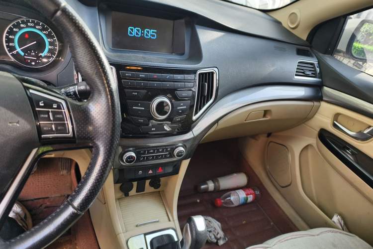 Used Great Wall C30 2015 1.5L AMT Luxury Model Audio And AC Panel