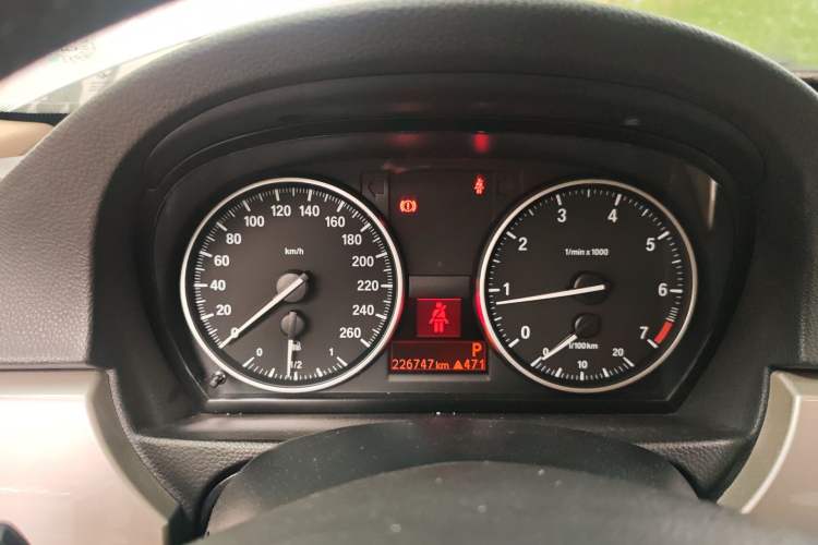 Used BMW 3 Series 2011 320i Luxury Edition Instrument Cluster
