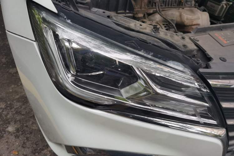 Used Roewe i5 2019 1.5L Automatic 4G Connected Langyue Edition