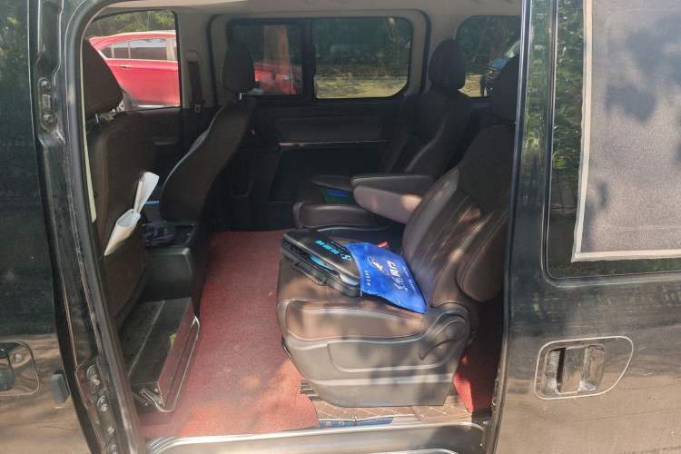 Used FORTHING Lingzhi PLUS 2021 2.0L Manual Luxury 7-Seater Left Rear Seat