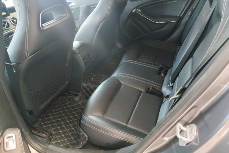 Used Mercedes-Benz GLA 2015 GLA 200 Fashion Model
