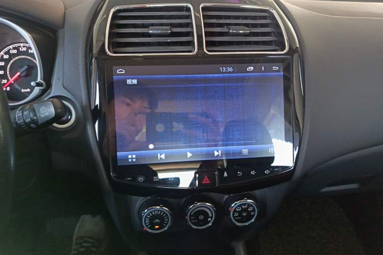 Used Mitsubishi ASX 2018 2.0L CVT Two-Wheel Drive Deluxe Edition Audio And AC Panel