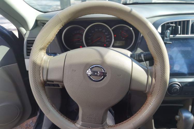 Used Nissan Sylphy 2012 Classic 1.6XE Automatic Comfort Edition Steering Wheel