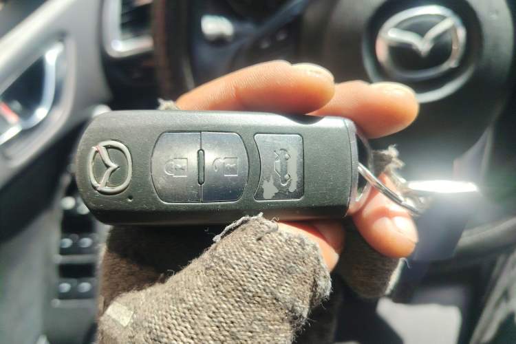 Used Mazda Atenza 2015 2.0L Blue Sky Luxury Edition Vehicle Key