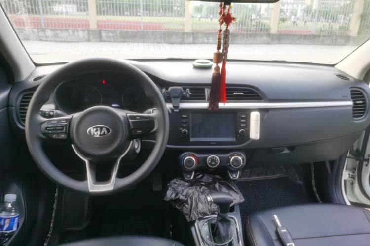 Used Kia K2 2017 Sedan 1.4L Automatic GLS Center Console