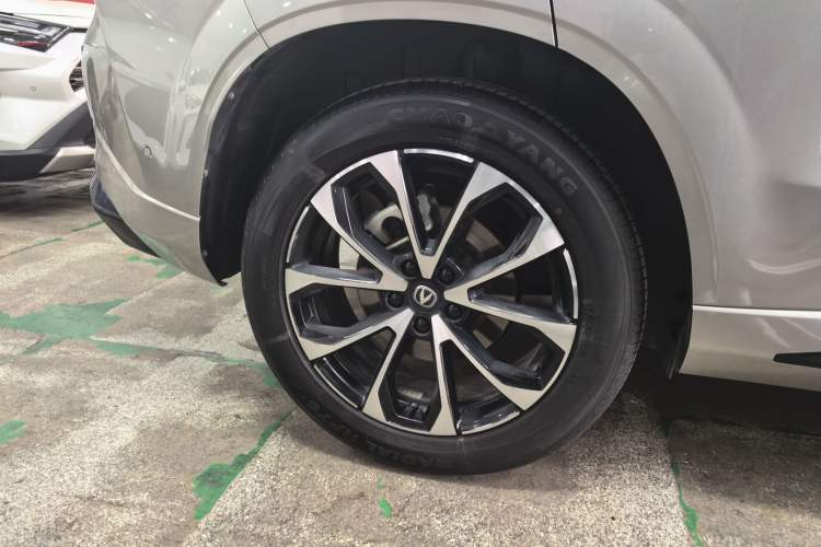 Used Changan UNI-Z New Energy 2024 Blue Whale Smart Electric iDD 125km Excellence Model
