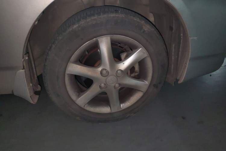 Used Toyota Corolla EX 2011 1.6L Automatic Luxury Edition Right Front Wheel Hub