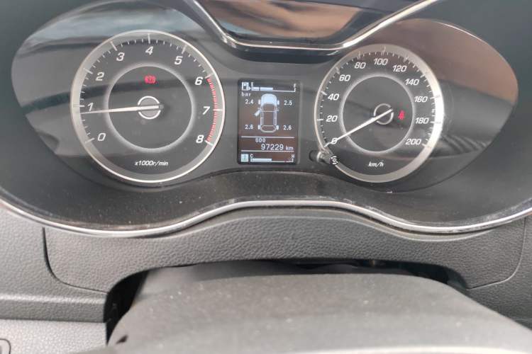 Used Baojun 560 2015 1.8L manual luxury version Odometer Close Up