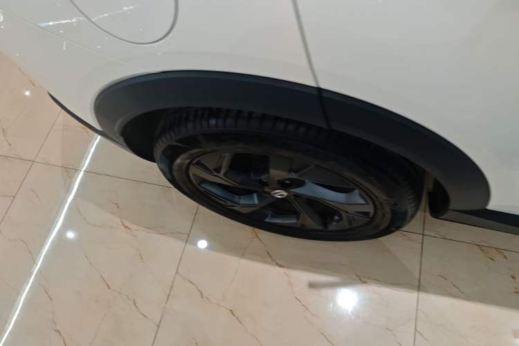 Used GAC Trumpchi GS3 2025 Shadow Speed 270T Enjoyment Edition Soaring to New Heights Right Rear Wheel Hub