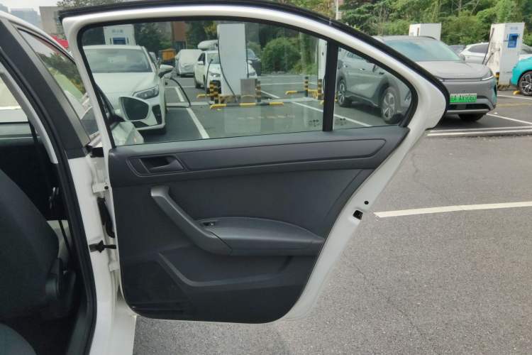 Used Volkswagen Santana 2015 1.4L Manual Fashion Edition