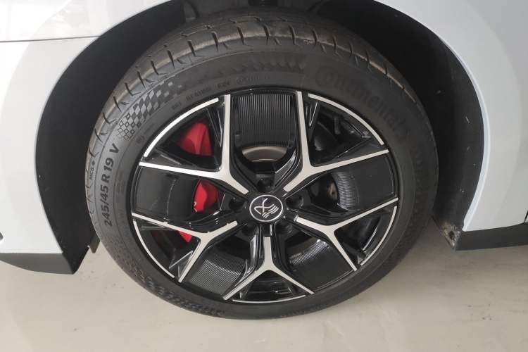 Used BYD Han 2024 DM-i Glory Edition 200KM Flagship Model Left Front Wheel Hub