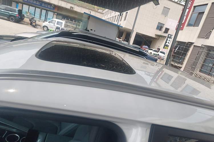 Used Geely Auto Emgrand X7 Sport 2026 Model 1.5TD Aspirational Roof