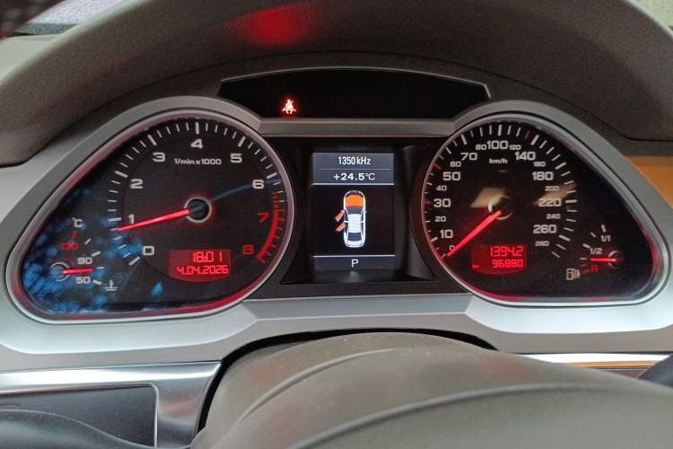 Used Audi A6L 2011 2.0 TFSI automatic Comfort trim
