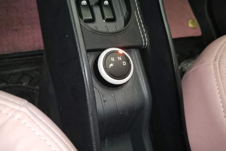 Used Wuling Hongguang MINIEV 2022 Macaron Premium Model – Lithium Iron Phosphate Gear Lever