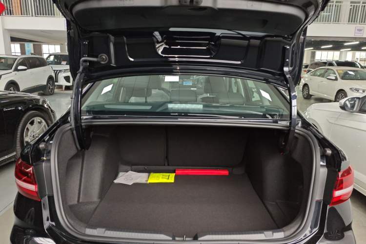 Used Volkswagen Lavida 2023 Revised Version 1.5L Automatic 5 Millionth Edition Trunk