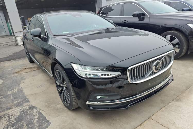Used Volvo S90 2024 B5 Luxury Smart Edition