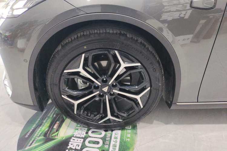 Used Deepal L07 2024 230Max Qiankun Intelligent Driving ADS SE Range-Extended Version Left Front Wheel Hub