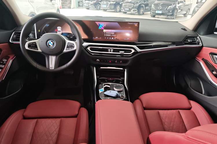 Used BMW i3 2024 eDrive 35 L
