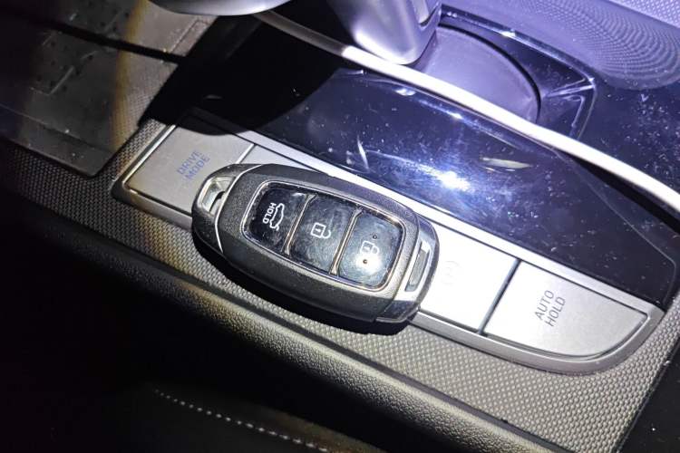 Used Hyundai Elantra 2022 1.5L CVT LUX Prestige Edition
