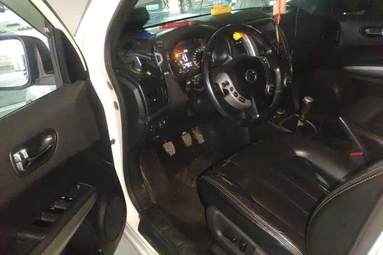 Used Nissan X-Trail 2012 2.5L Manual Luxury Edition 4WD Driver Seat