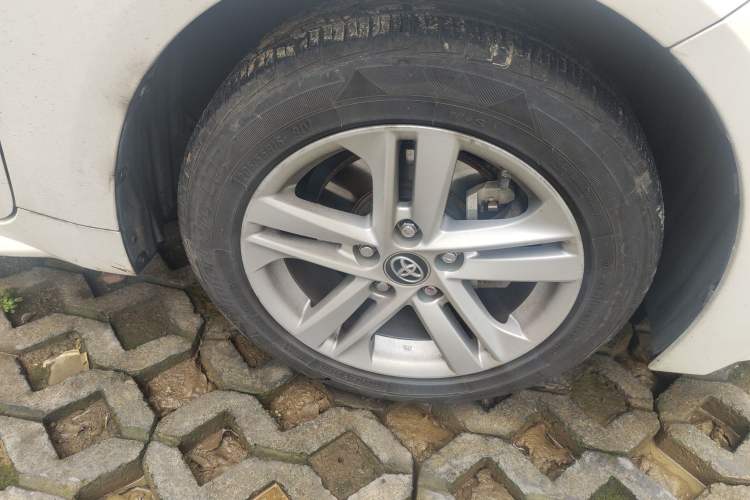 Used Toyota Levin 2019 185T CVT Luxury Edition China VI Standard Right Front Wheel Hub