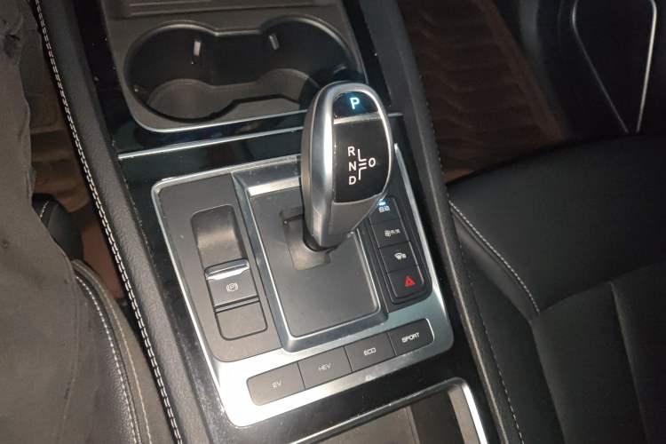 Used BYD Song MAX New Energy 2019 DM 1.5T Smart Connect Advanced 7-Seater China VI Standard Gear Lever