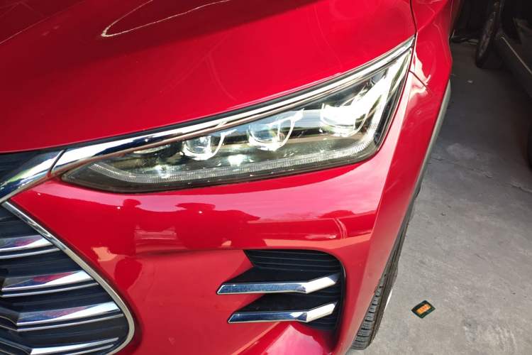 Used BYD Tang New Energy 2018 DM 2.0T All-Wheel Drive Smart Connectivity Luxury Model 7 Seats China V Emission Standard