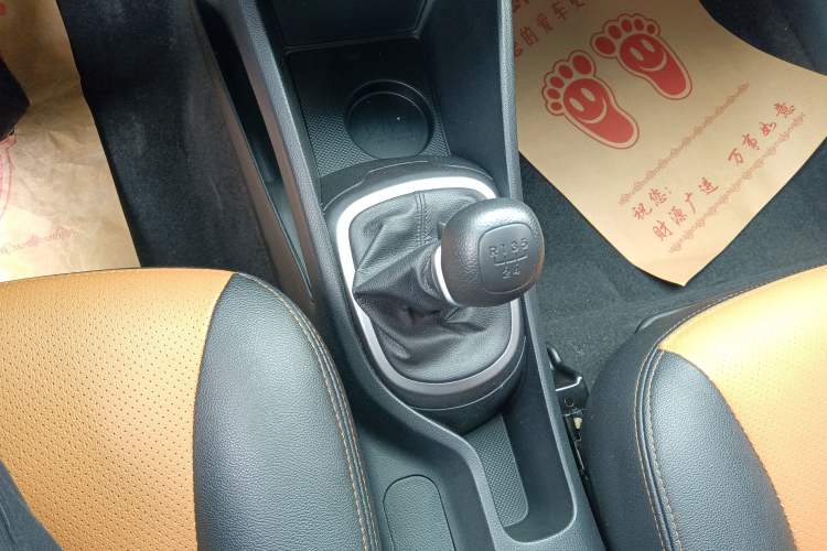 Used Kia K2 2015 Sedan 1.4L MT GLS
