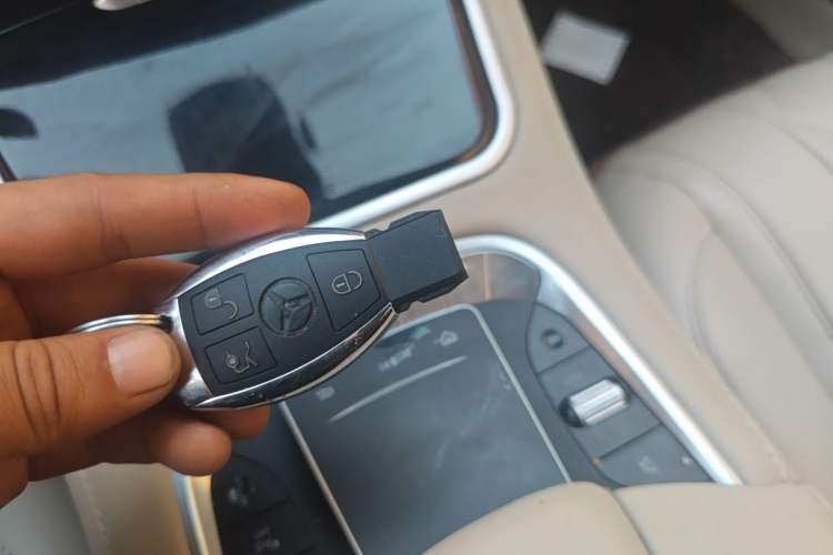 Used Mercedes-Benz S-Class 2012 S 300 L Business Standard Model
