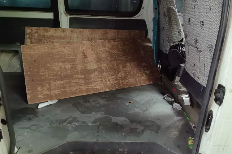 Used Foton Scenic G5 2019 2.0L Restyled New Express 6-Seater Multi-Purpose Passenger Vehicle 1TZ Left Rear Seat