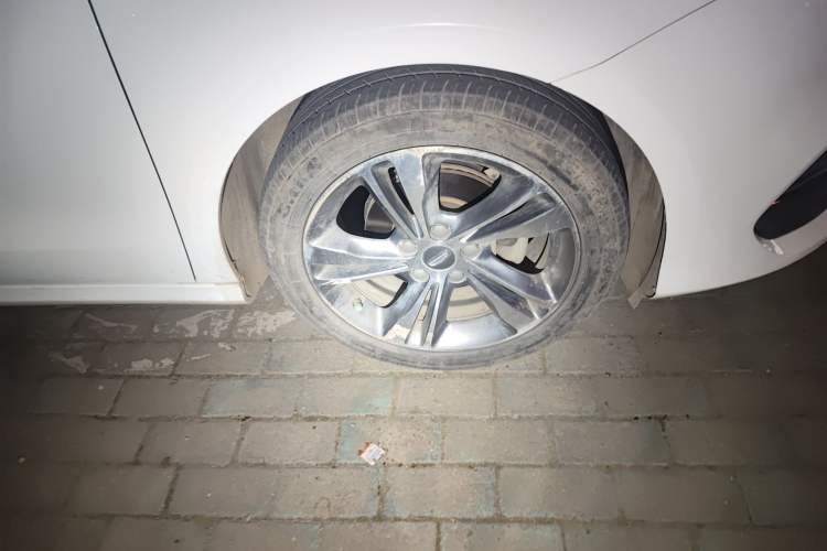 Used Geely Auto Binray 2019 200T DCT Binzhi Edition Right Front Wheel Hub