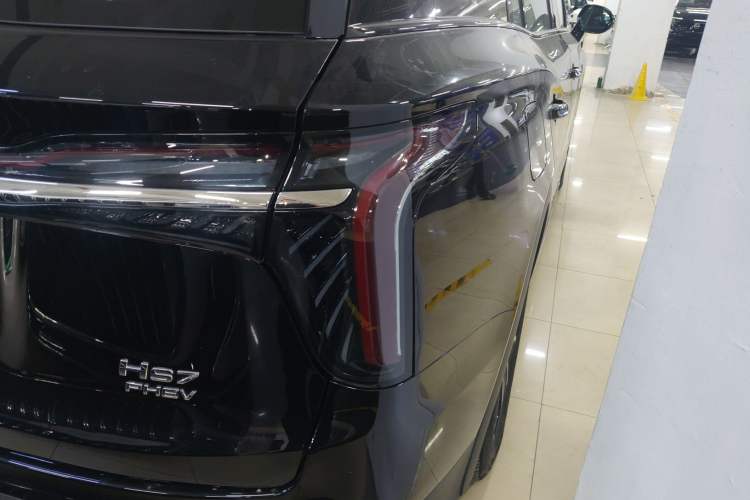 Used Hongqi HS7 PHEV 2024 2.0T PHEV Four-Wheel Drive Flagship Edition 7 Seats
