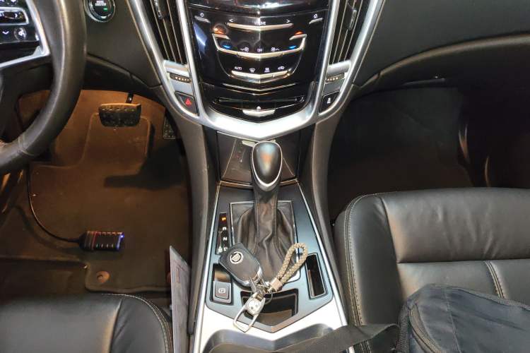 Used Cadillac SRX 2015 3.0L Comfort Version
