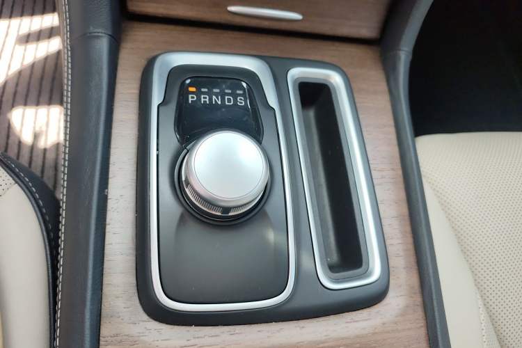 Used Chrysler 300C 2016 3.0L Supreme Edition
