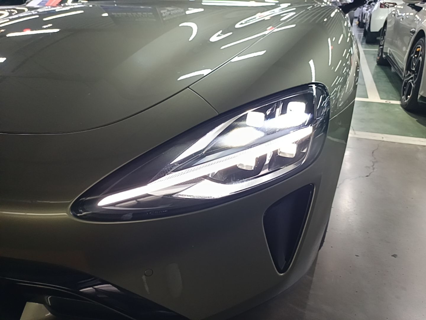 Xiaomi Auto SU7 2024 Rear-Drive Standard Founder Edition — снимка 8