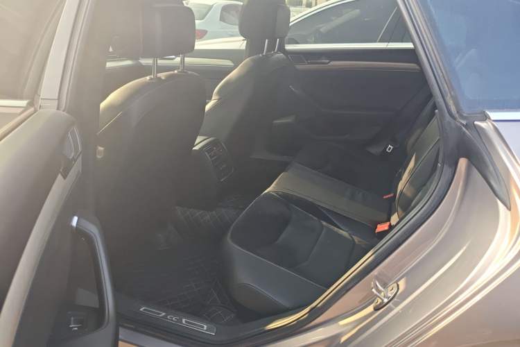 Used Volkswagen FAW-Volkswagen CC 2019 330TSI Huayan Edition China VI