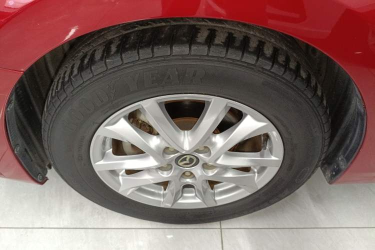 Used Mazda 3 Axela 2016 Sedan 1.5L Automatic Comfort Model Exterior 4