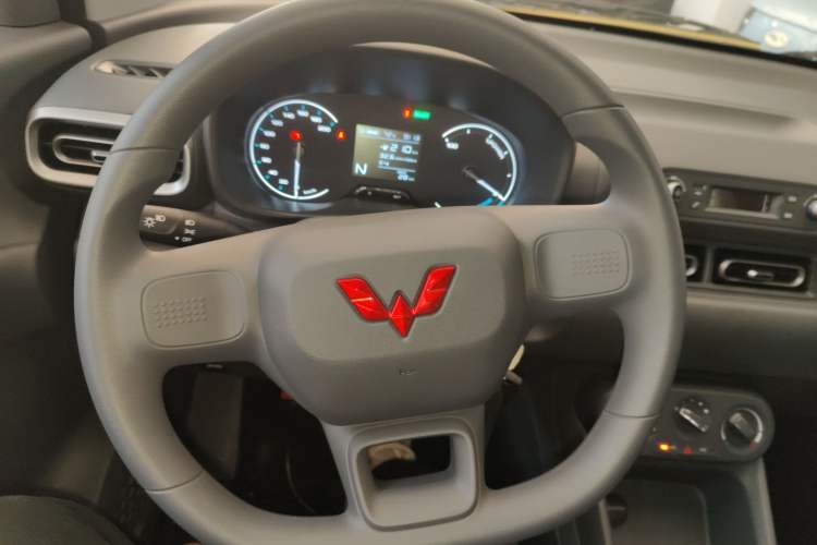 Used Wuling Hongguang New Energy 2024 All-Electric Model 300KM Practical Version
