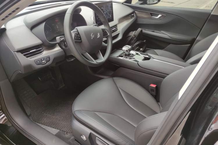 Used Hongqi E-QM5 2022 431 km Charge & Enjoy Edition

