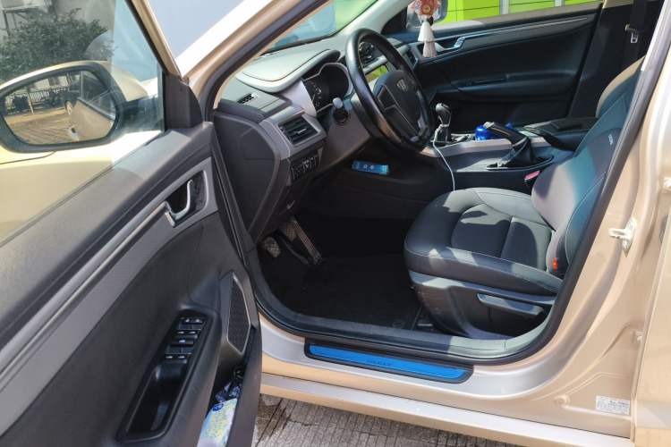 Used Geely Auto Emgrand GL 2018 1.4T Manual Elite Smart Connectivity Version Driver Seat