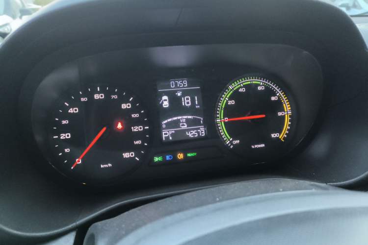Used Roewe Clever 2021 302 km New Four-Seater Super-Efficient Version
