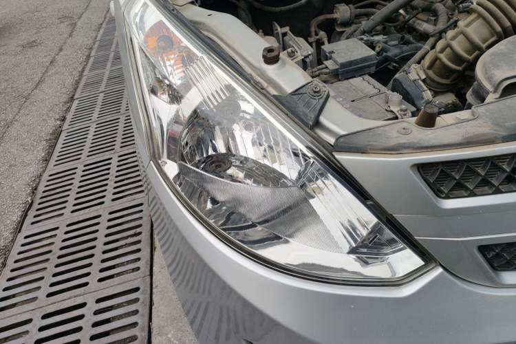 Used Wuling Rongguang V 2018 1.5L Practical Version Right Front Headlight