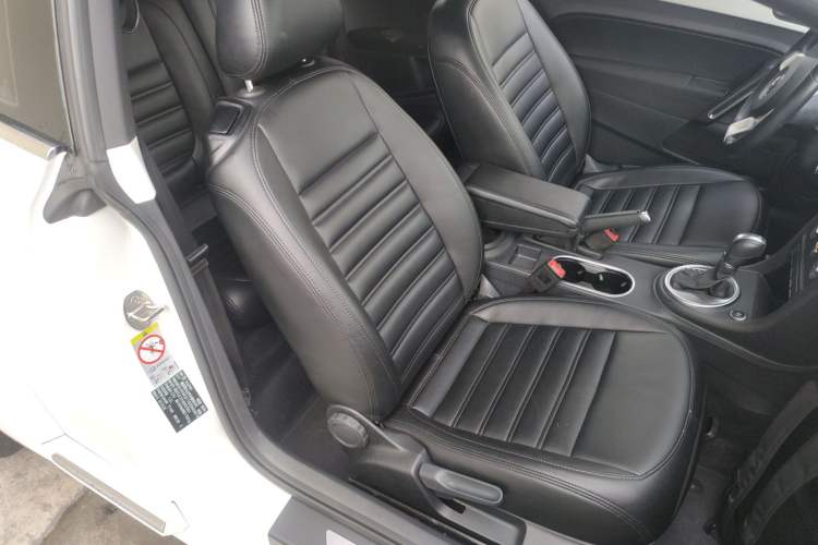 Used Volkswagen Beetle 2015 180TSI model Right Front Seat