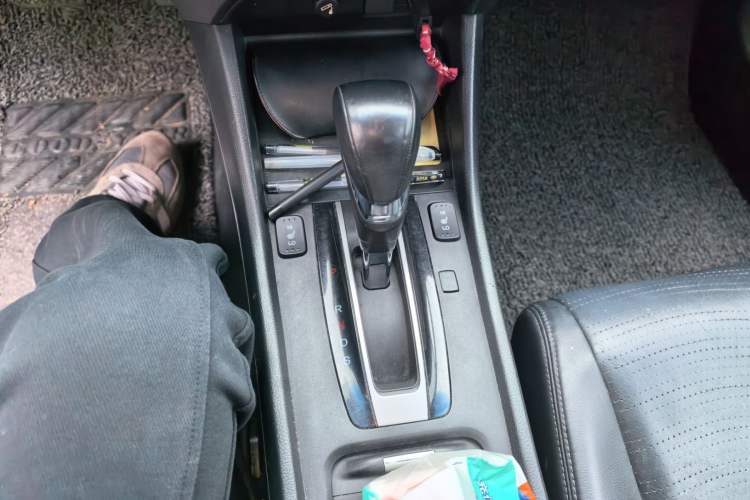 Used Honda Jade 2013 1.8L CVT Luxury Edition 5 seats
