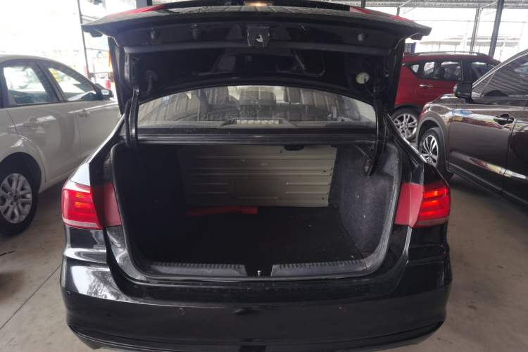 Used Volkswagen Santana 2016 1.6L Manual Fashion Edition