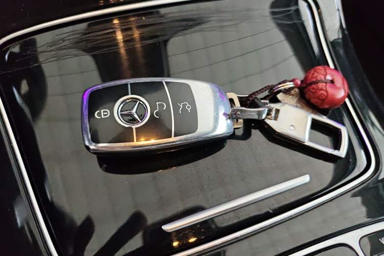 Used Mercedes-Benz E-Class 2016 E 300 L Sporty and Stylish Model