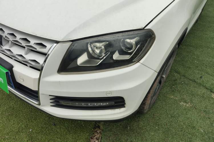 Used Yema T70 2016 Upgraded Model 1.5T Manual Luxury Version
