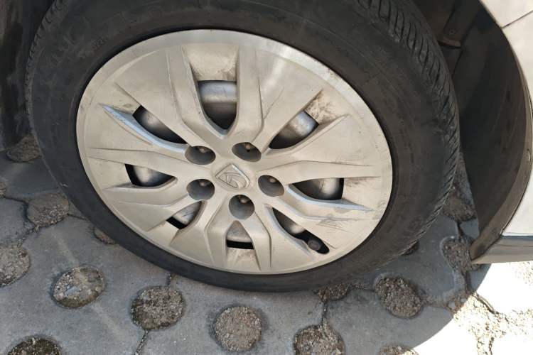 Used Baojun 730 2016 1.5L Manual Value Edition 5 Seats China V Emission Standard Right Front Wheel Hub