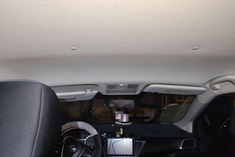 Used Nissan Lannia 2016 1.6L Manual Fashion Edition Headliner